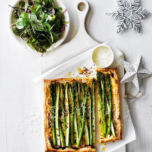 Cottage cheese and asparagus tart